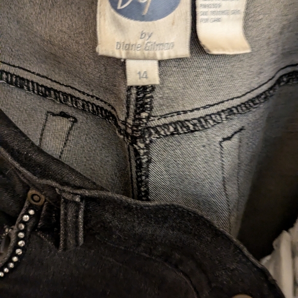 Designer Jeans - Picture 3 of 3